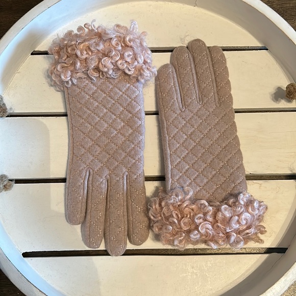 PIA ROSSINI blush teddy gloves one size - Picture 3 of 4